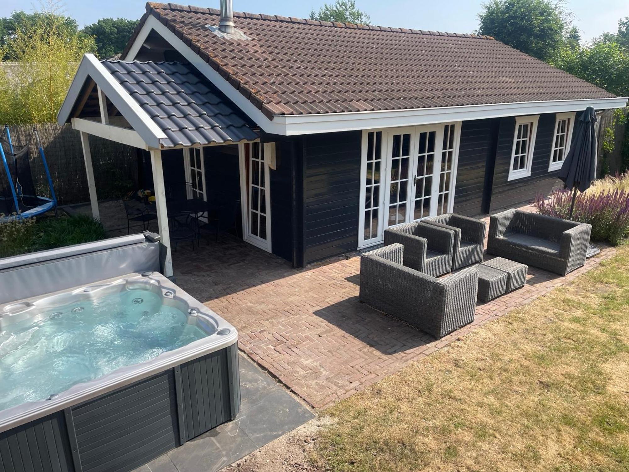 De Genten 1, Vakantiewoning Met Jacuzzi เออร์เมโล ภายนอก รูปภาพ